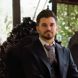 Portrait of Ehsan Shams